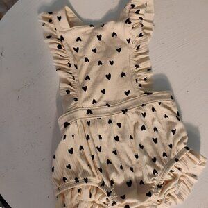Sweetheart Ruffle Romper – Cat & Jack Baby (12M)